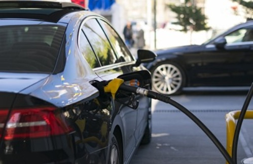 El preu del gasoil disminueix un 0,8% i el de la gasolina puja un 2%